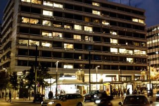 «Δάνειο από το μέλλον» για να βγουν οι εκλογές